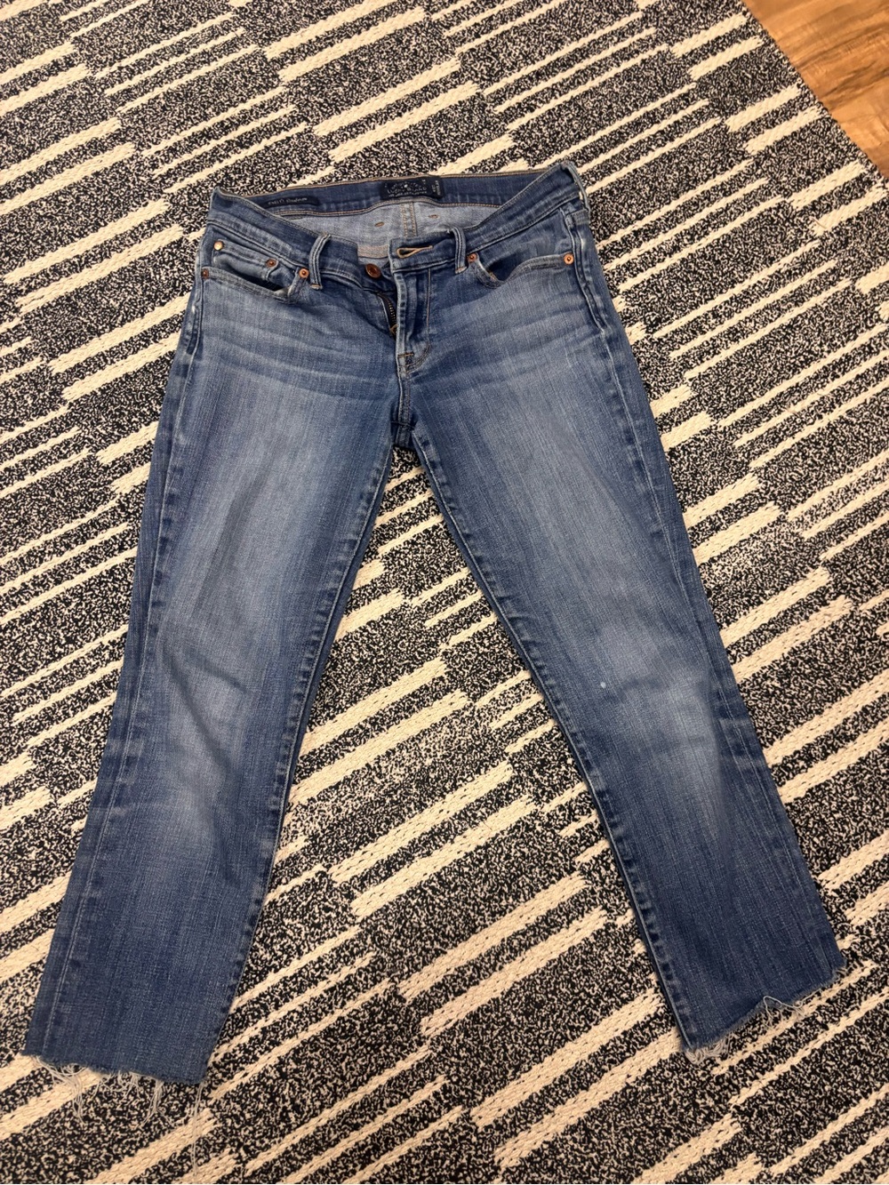 Lucky Brand Women's Straight Leg Jeans in Light-Mid Blue Wash
